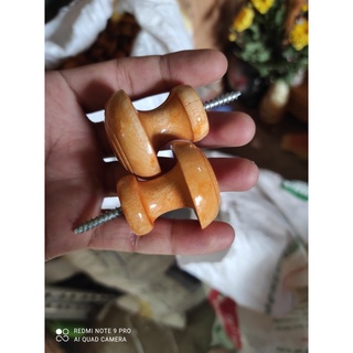 Núm gỗ vén rèm