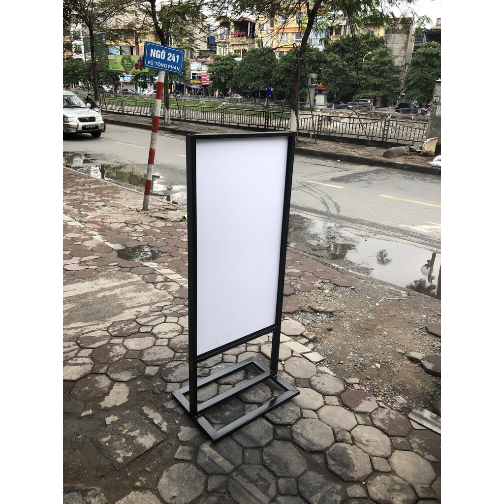 Standee chân sắt, khung sắt ngoài trời