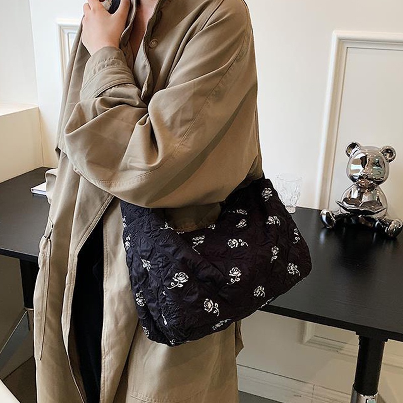 Túi Đeo Vai Thời Trang Phổ Biến Cho Nữ