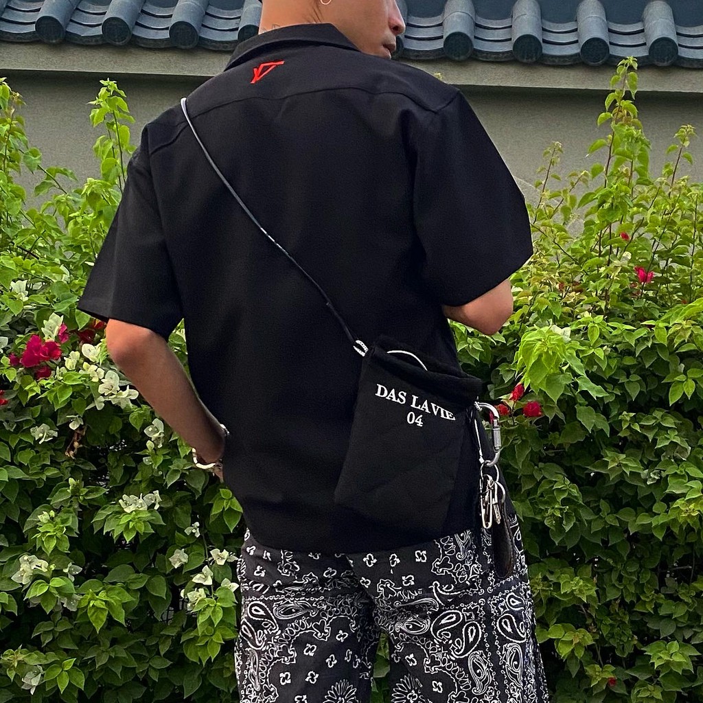 Áo Sơ Mi Ngắn Tay Nam Nữ Phom Rộng FVNXY Đen Trơn Thời Thượng | BigBuy360 - bigbuy360.vn