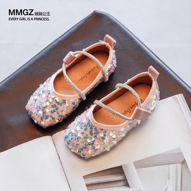 Giầy xinh cho bé gái