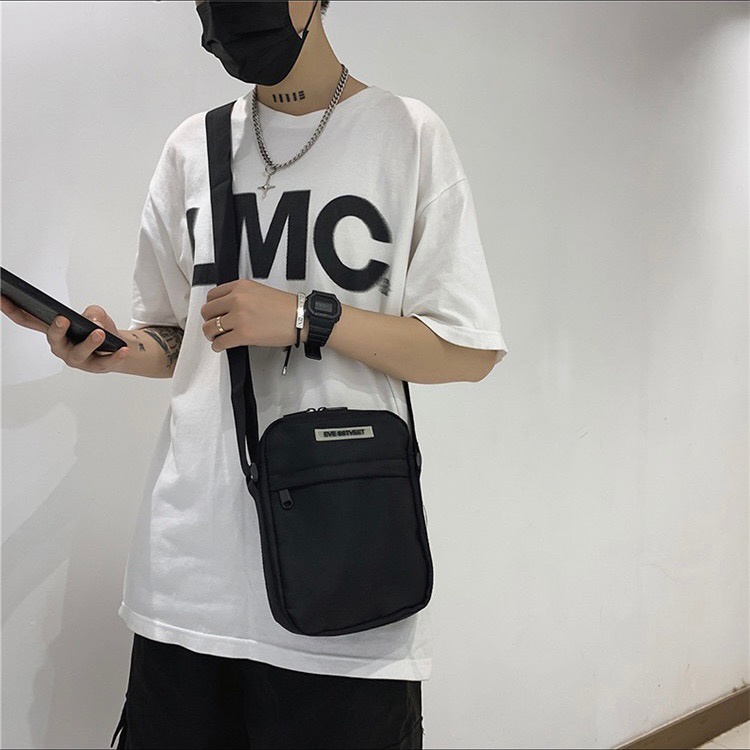 Túi đeo chéo FEAR OF GOD ESSENTIALS thời trang