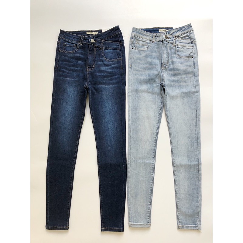 Quần skinny trơn phối nút kiểu cực xinh