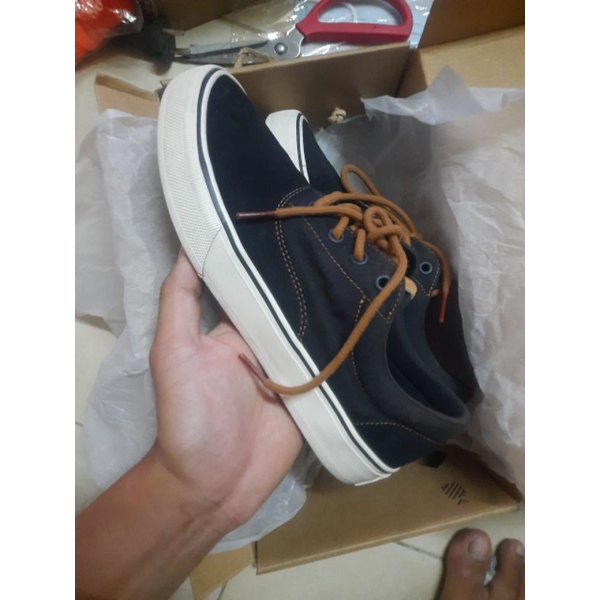 Giày ananas size 40