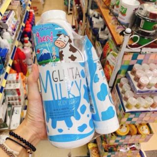 Sữa tắm bò Gluta Milky tặng kèm sữa rửa mặt Thái 800ml