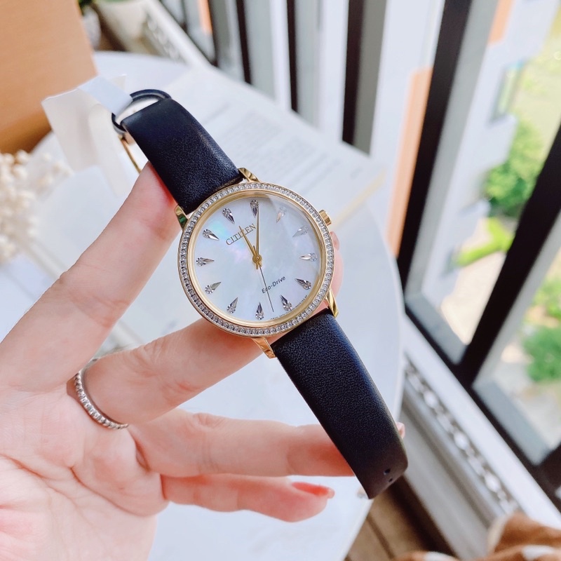 Đồng Hồ Nữ Citizen Eco-Drive FE7042-07D Mặt Khảm Trai Dây Da Đen Case 36mm