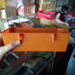 Đựng thức ăn cho chim