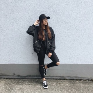 Giày Sneaker Cá Tính Vns Màu Đen Nữ