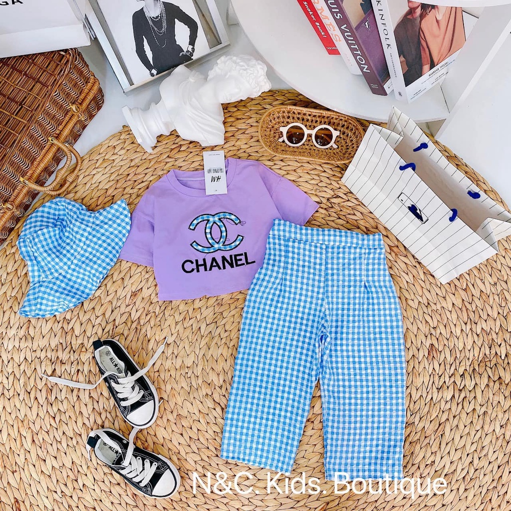 Set áo kèm quần kẻ phong cách cho bé gái tặng kèm mũ