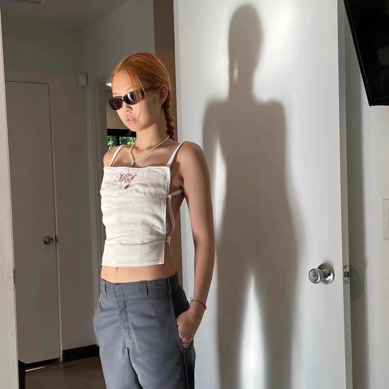 Áo yếm trắng hở lưng giống Jennie BLACKPINK