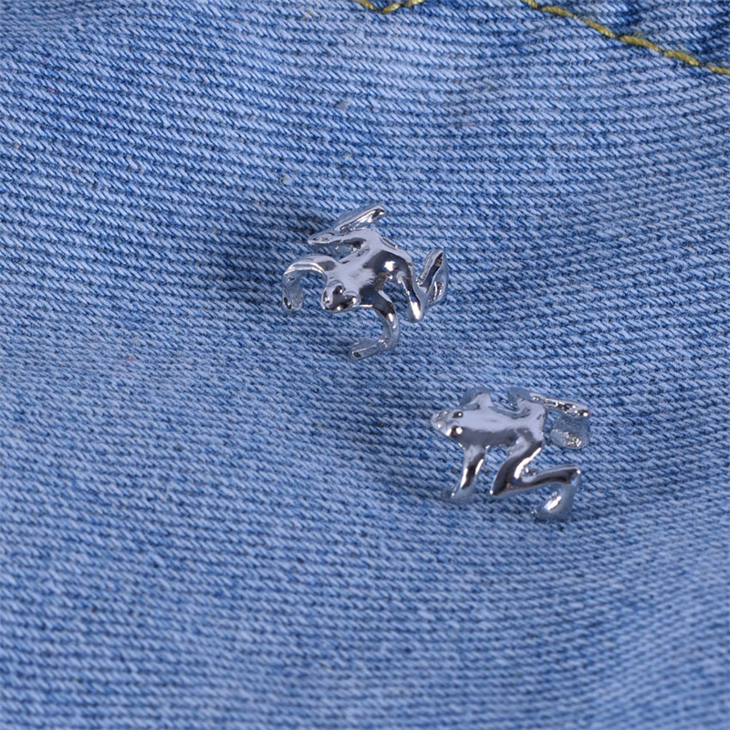 Khuyên tai hình con ếch thời trang cá tính