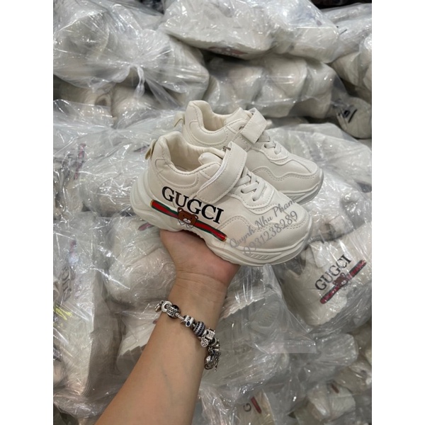 Giầy thể thao Cu chì