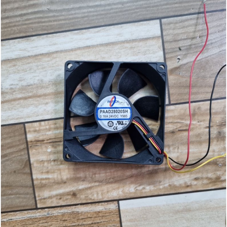 Quạt DC 24V  0.10A-0.18A  8cm (đã qua sử dụng)