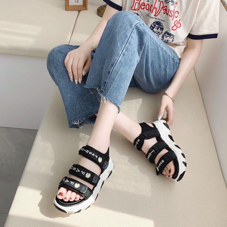 Sandal nữ 3 quai ngang hoa cúc fashion - Dép quai hậu nữ đi học đi chơi đi biển sandal ulzzang hot hè 2021 đẹp giá rẻ