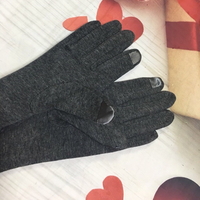 Găng tay cảm ứng