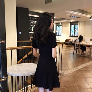 {Thanh lý sz l}Váy xòa cổ V dáng xòe