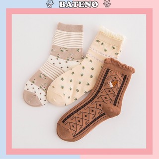 Set 3 đôi Tất nữ Bateno vớ cổ cao hoa nhí xinh xắn hinh sóc cute TN97