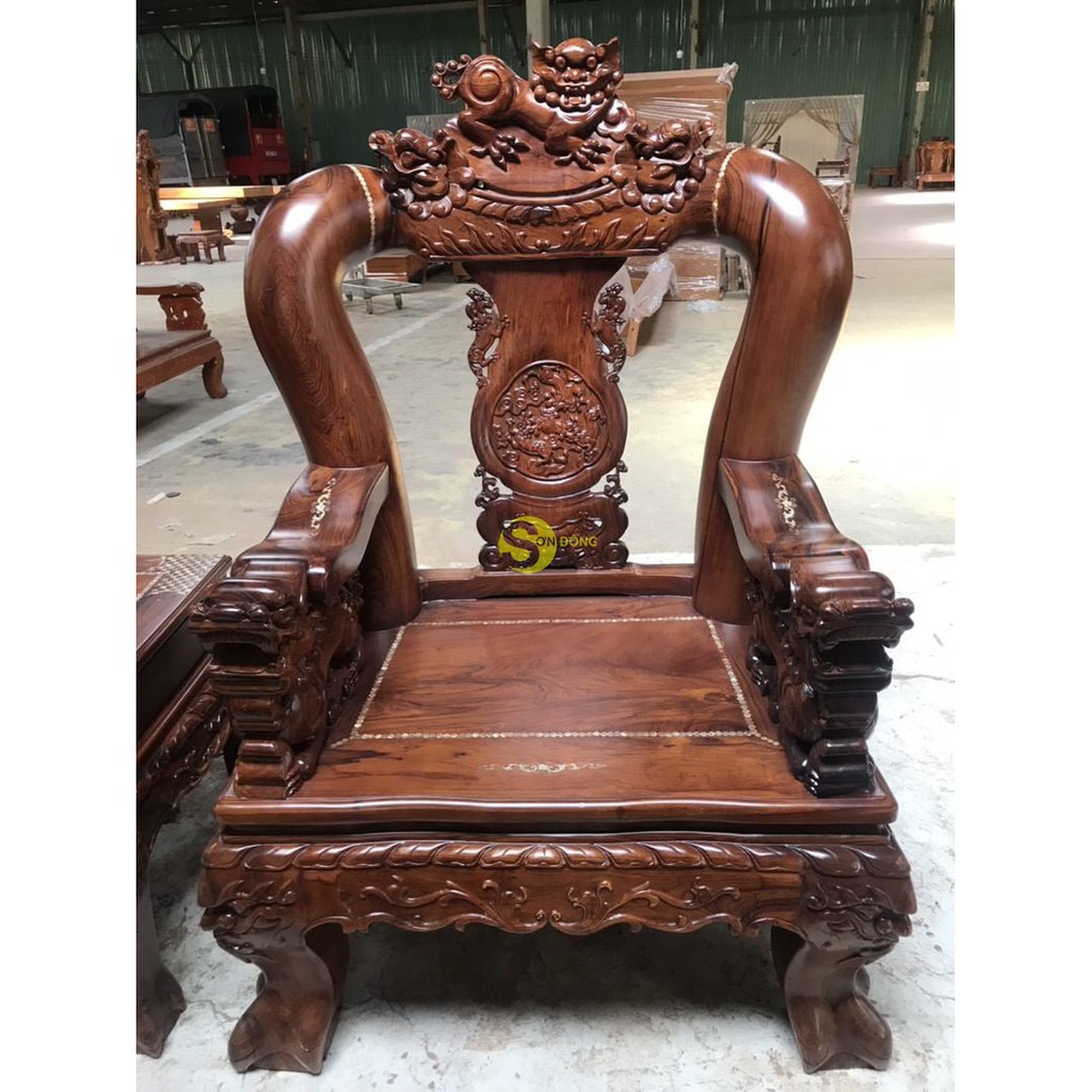 Bộ bàn ghế chạm lân nghê gỗ cẩm lai cẩn ốc tay 16 – 10 món