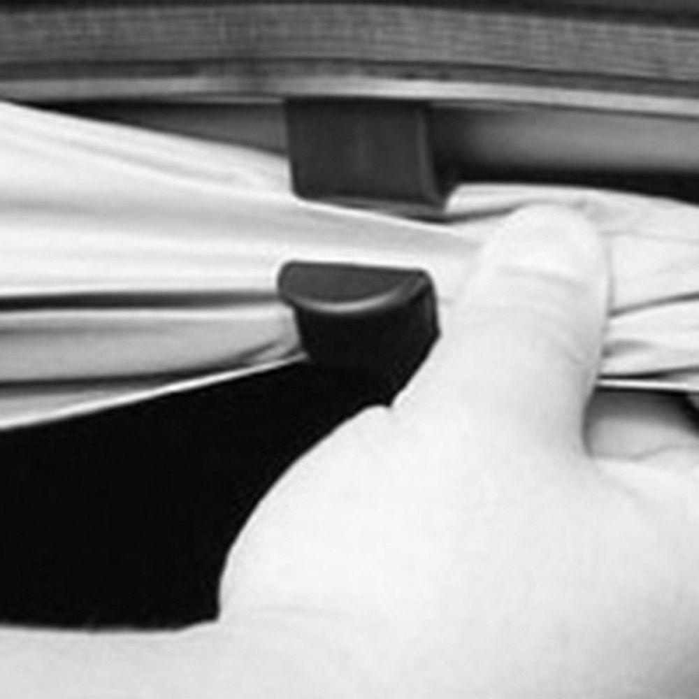 Norman Móc Treo Dù Gắn Sau Cốp Xe Hơi Tiện Lợi