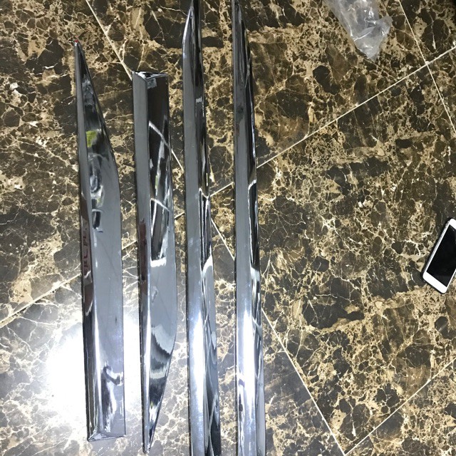 Nẹp Sườn Mạ Crom Cao Cấp  Xe Wigo 2018-2020