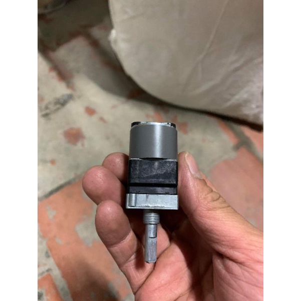 Volume đôi 50k có motor hàng dùng cho marantz