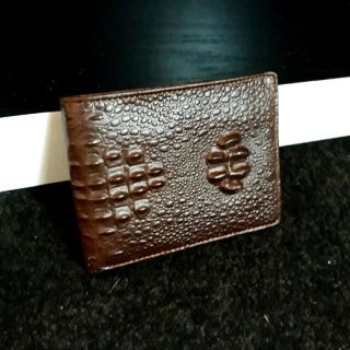 Ví da bò đập vân cá sấu