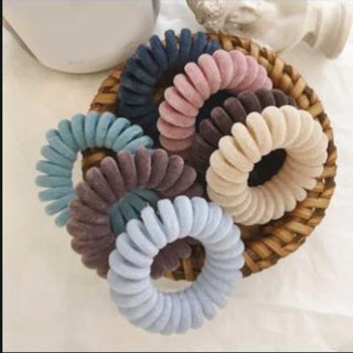 Thun cột tóc hình xoắn ốc