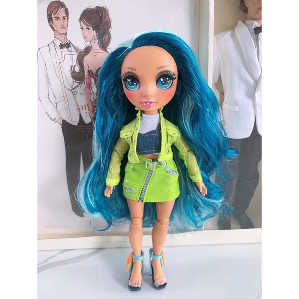 Búp bê Rainbow High