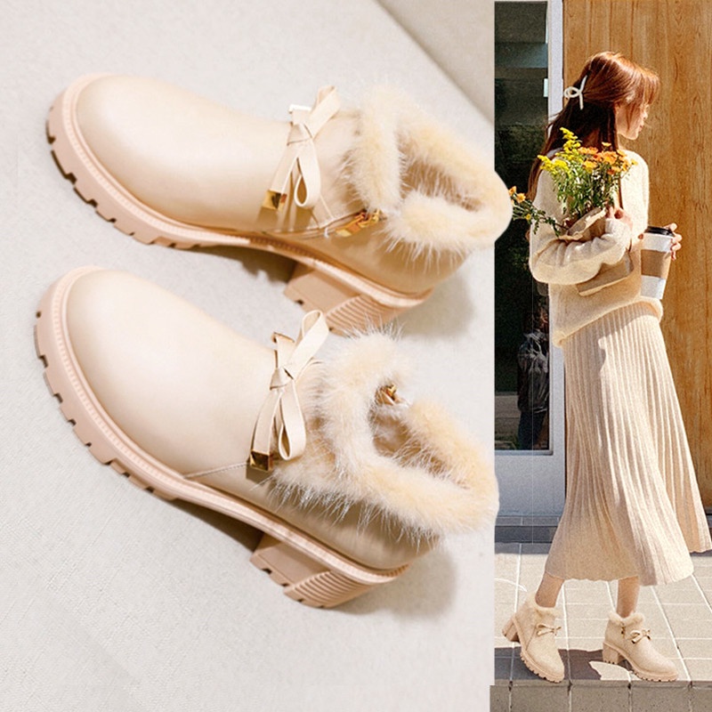 Boot Nữ Đính Nơ Cổ Lông Cao Gót 5 Phân Kéo Khoá