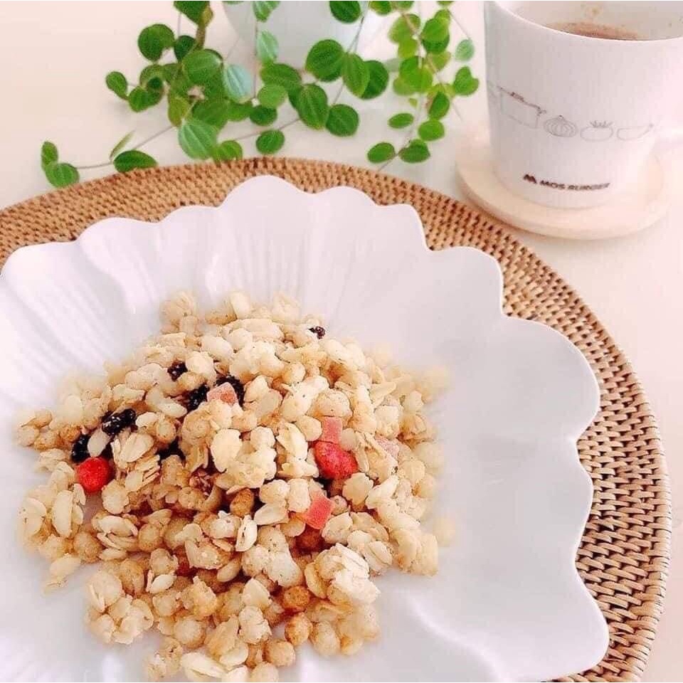 Ngũ cốc Calbee Nhật Bản Ăn Kiêng Giảm Cân mix sữa chua hoa quả trái cây dùng ăn sáng healthy ( 800G )