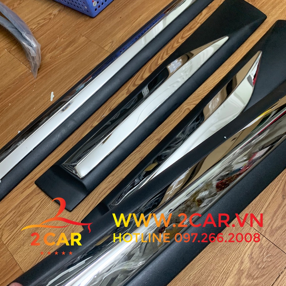 Nẹp sườn hông xe Toyota Fortuner 2017- 2021, 2022 bản to, nẹp trắng inox cao cấp