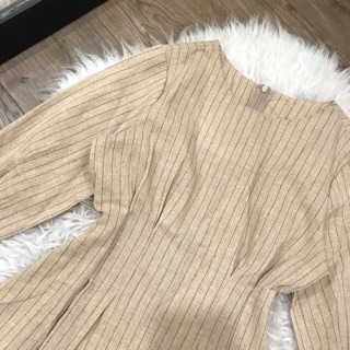Đầm nude kẻ ô