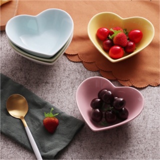 Chén sứ hình tim