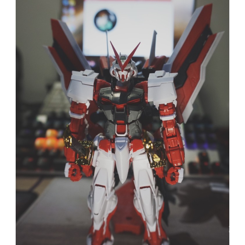 Mô Hình Gundam MG Astray Red Frame Daban hàng có sẵn