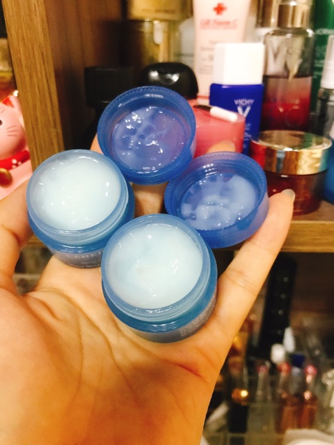 Set 2 mặt nạ ngủ mini Laneige & 1 dưỡng môi Born Lippy của The Body Shop