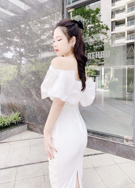 V1640 váy body trắng trễ vai
