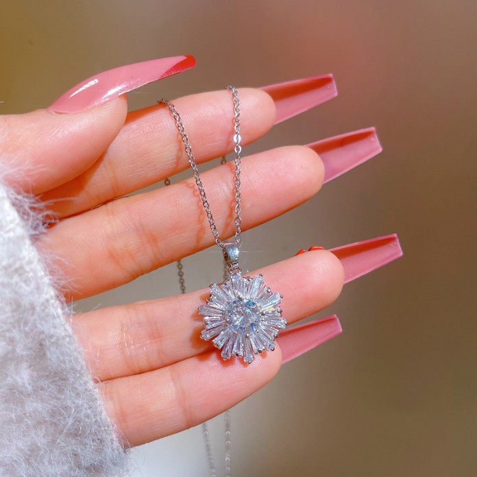 Dây Chuyền Titan Hoa Pha Lê Lấp Lánh TT 4188