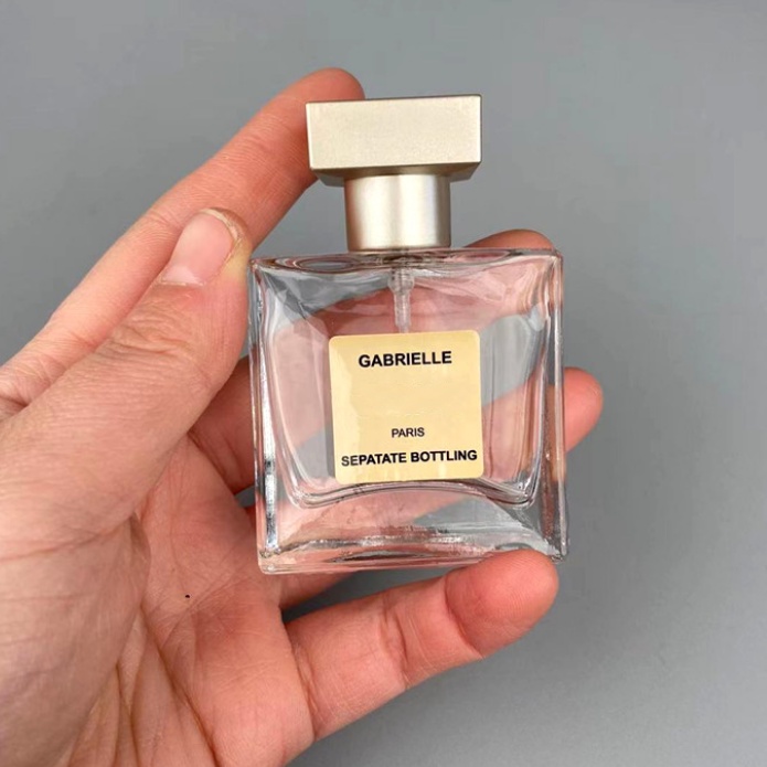 Chai lọ chiết nước hoa thủy tinh vuông  25ml / 50ml  kiểu Essence dạng xịt phun sương