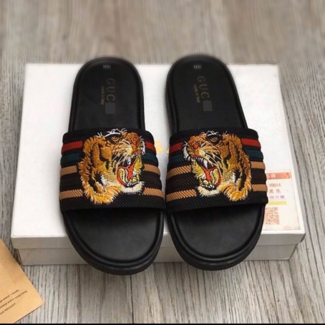 Dép thổ cẩm thêu hổ ( đế hộp thổ cẩm thêu hổ )