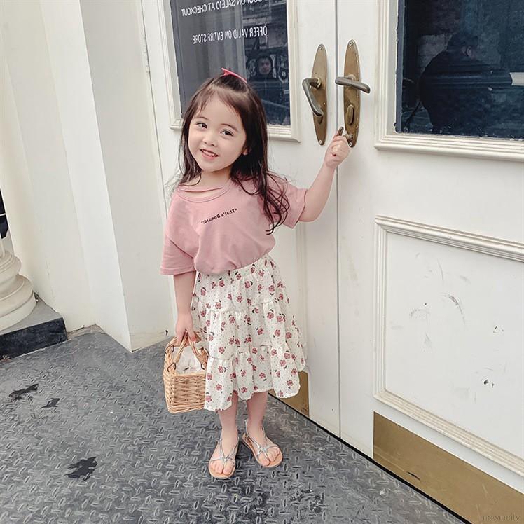 Set áo thun in chữ + Chân váy in hoa phong cách Hàn Quốc cho bé gái