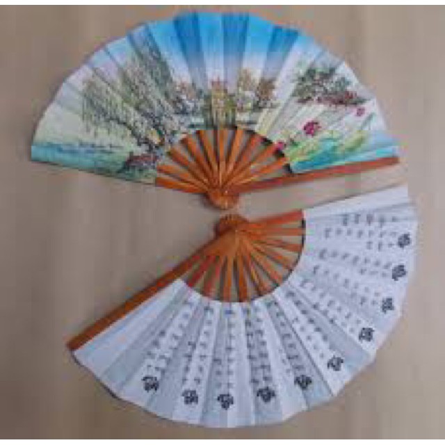 Quạt giấy cầm tay giá rẻ