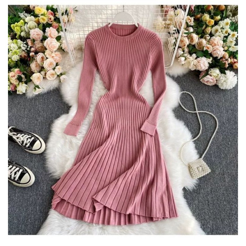 Váy len dệt kim cổ tròn tay dài dáng xòe