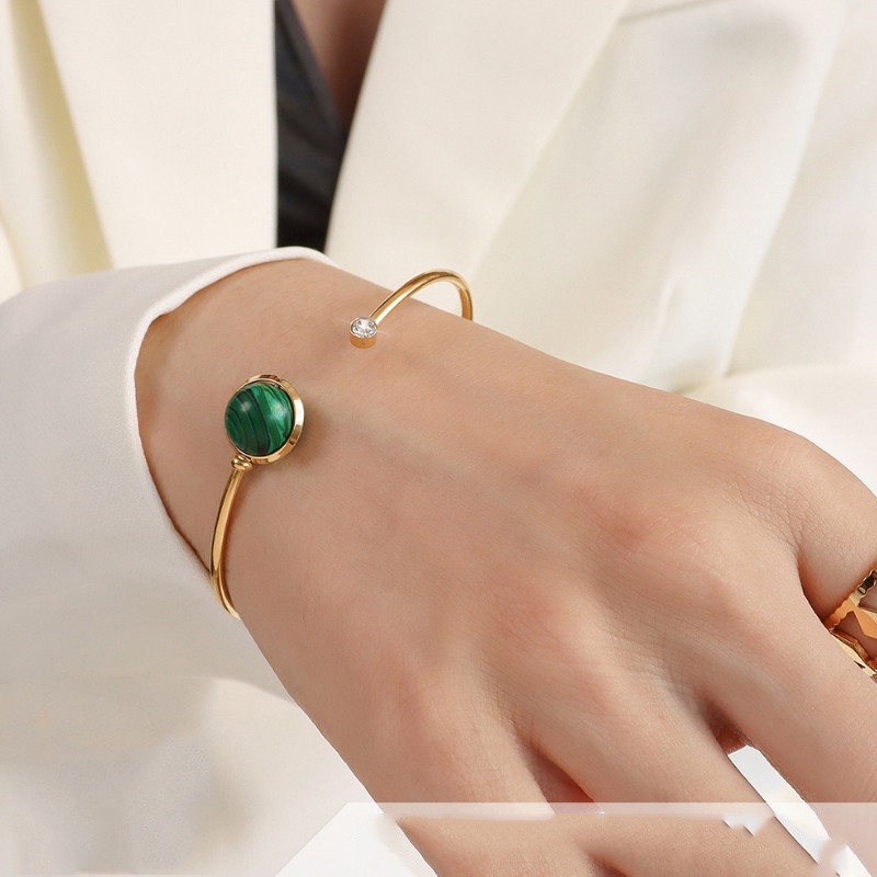 Vòng Tay Nữ Titan Ko Han Rỉ TT 3785