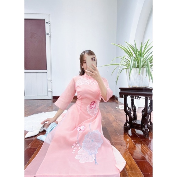 Áo dài truyền thống 4 tà thêu màu tím trắng hồng chất liệu tơ nến thêu hoạ tiết nhẹ nhàng phù hợp đi dạy đi chơi