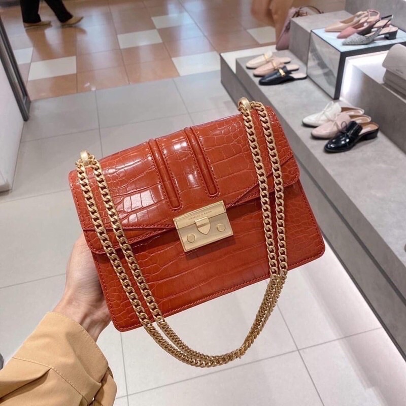 Túi charles & keith newtag
