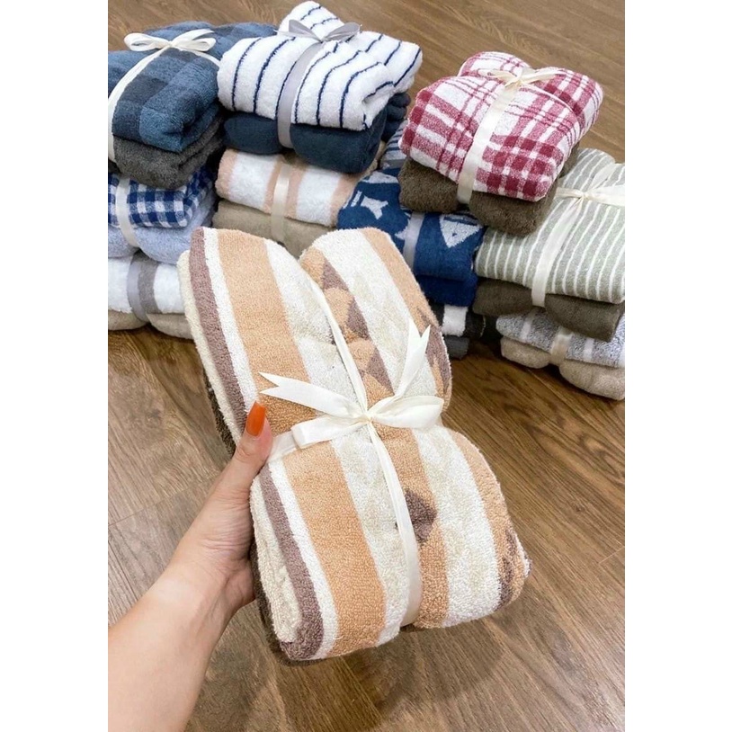 Set 2 khăn tắm MJ kẻ Ngẫu Nhiên