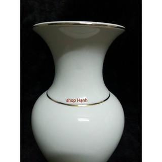 Bình hoa đá trắng