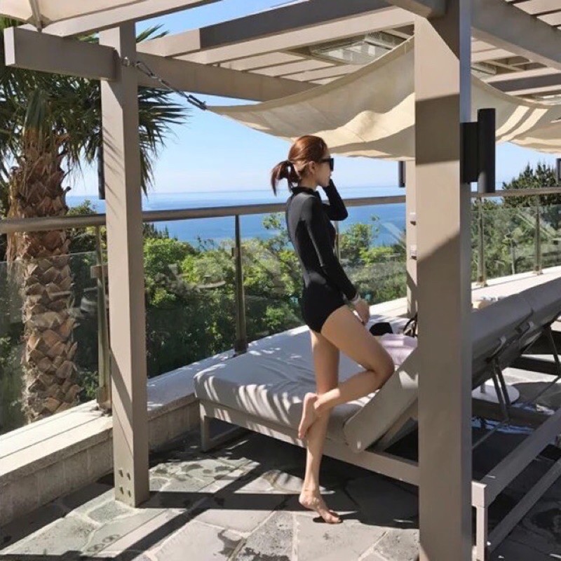Monokini đen khoá kéo