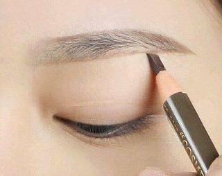 CHÌ XÉ VẼ CHÂN MÀY