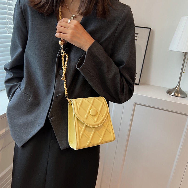 Túi đeo vai IELGY hình vuông màu trơn phối dây xích thời trang dành cho nữ